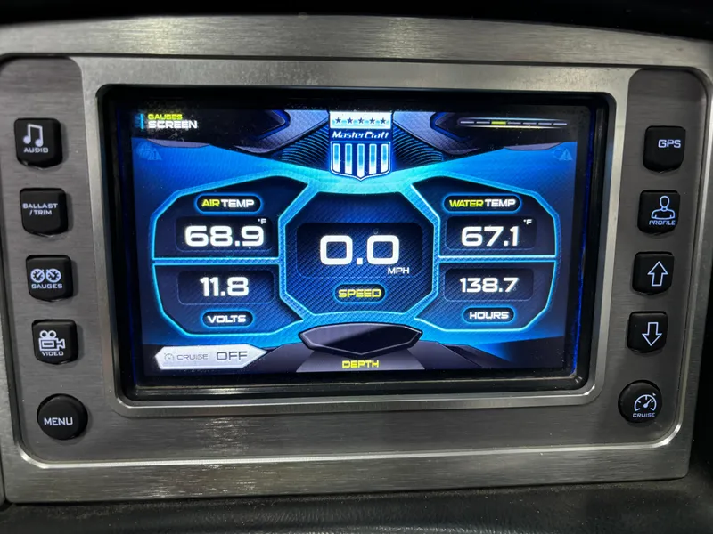 Slide: The Image of MasterCraft XT21 2017 - 17