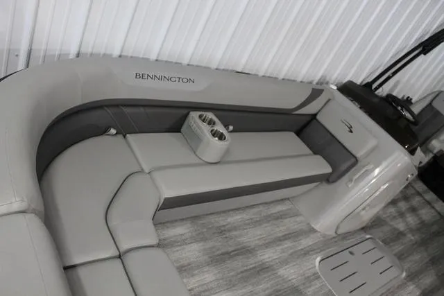 Slide: The Image of Bennington SX Swingback 24 SXSB 2025 - 4