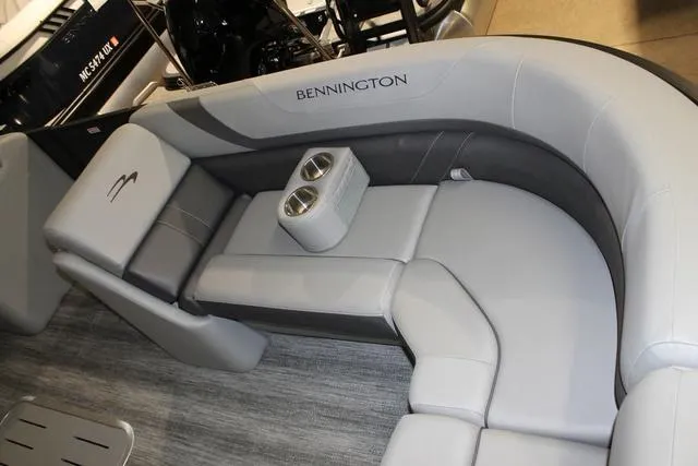 Slide: The Image of Bennington SX Swingback 24 SXSB 2025 - 5