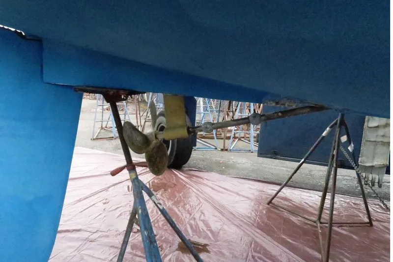 Slide: The Image of Propeller & rudder - 5