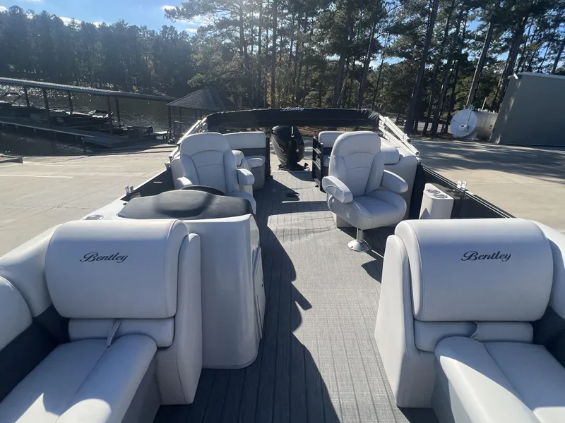 Slide: The Image of Bentley Pontoons Bentley 223 Navigator (3/4 Tube) 2022 - 7