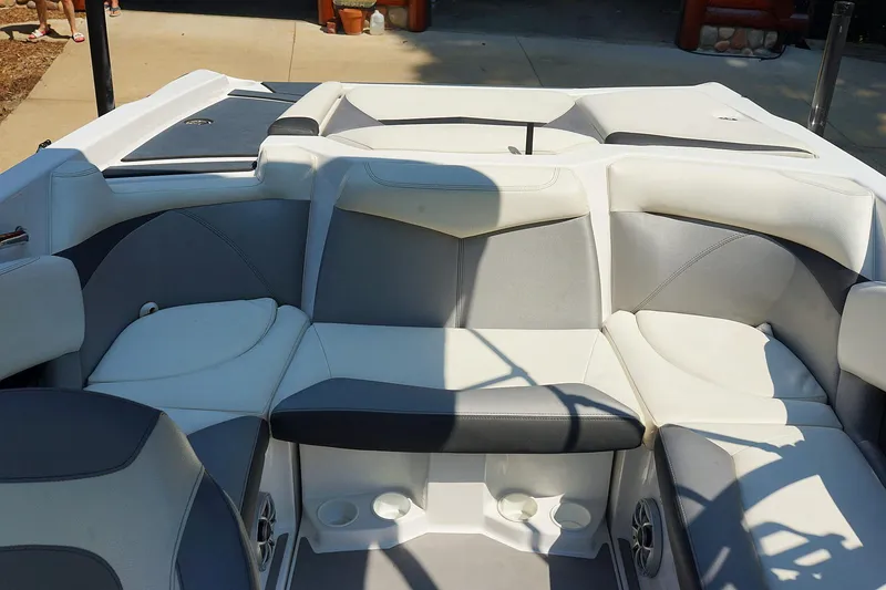 Slide: The Image of Tigé R20 2014 - 102