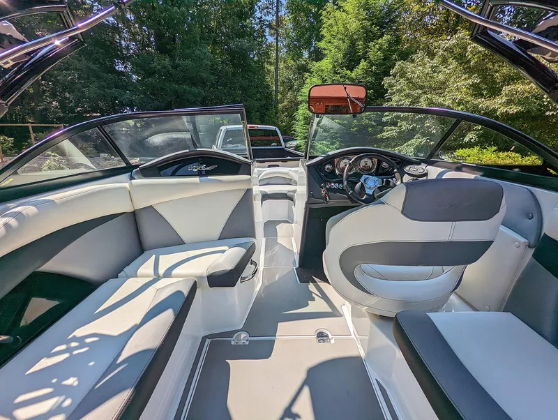 Slide: The Image of Tigé R20 2014 - 105