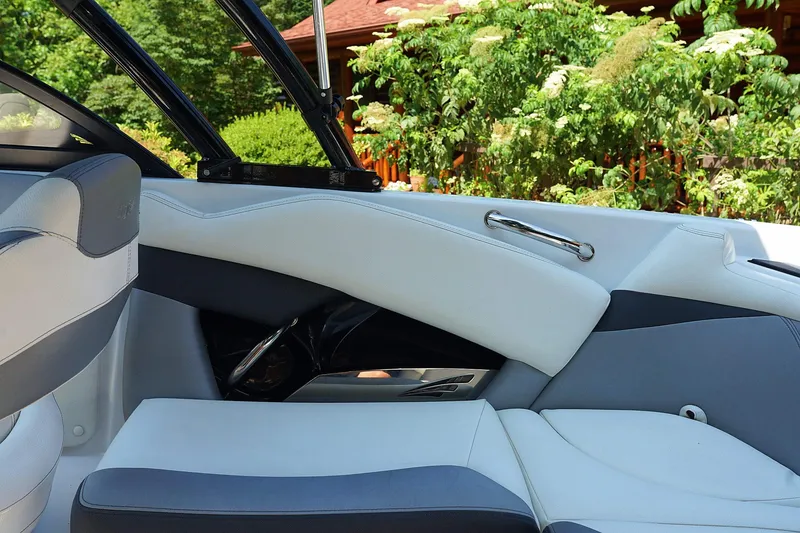 Slide: The Image of Tigé R20 2014 - 70