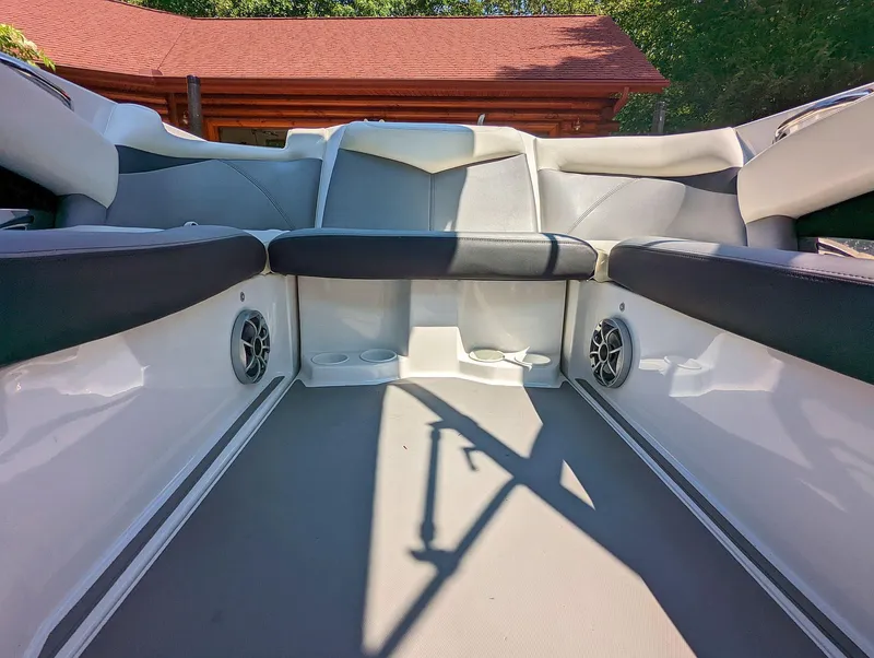 Slide: The Image of Tigé R20 2014 - 97