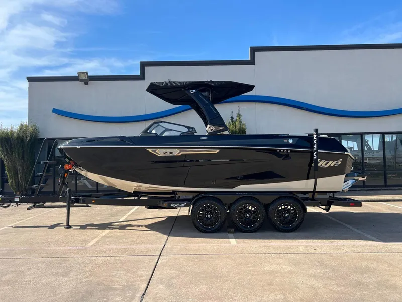 The Image of Tigé Ultré 23ZX 2025 - 1