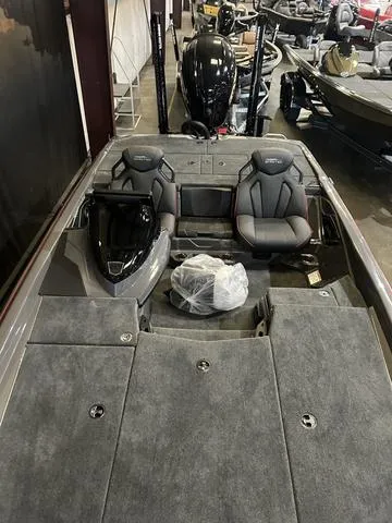 Slide: The Image of Skeeter ZXR 21 W/Yamaha 250HP "SHO" 2025 - 10