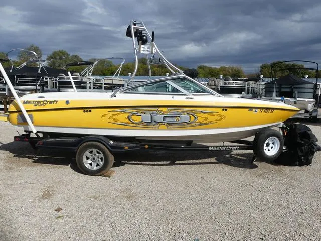 Slide: The Image of MasterCraft X10 2004 - 2