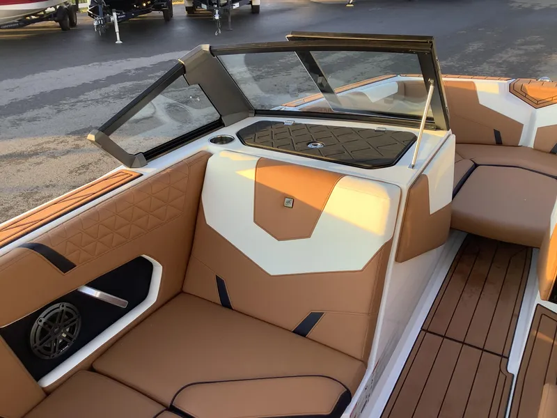 Slide: The Image of Nautique Super Air Nautique GS20 2025 - 13