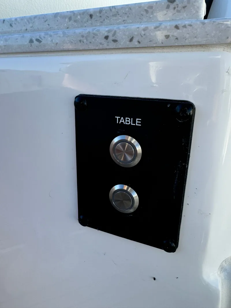 Slide: The Image of Tidewater 282 CC Adventure 2025 - 13