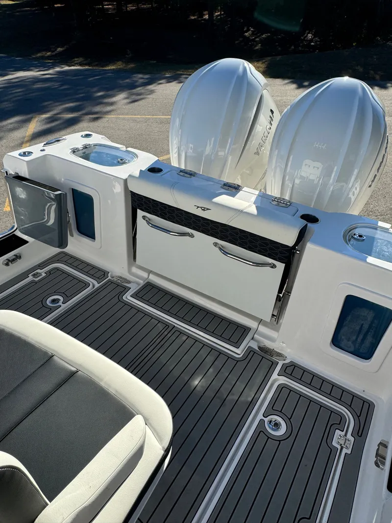 Slide: The Image of Tidewater 282 CC Adventure 2025 - 23