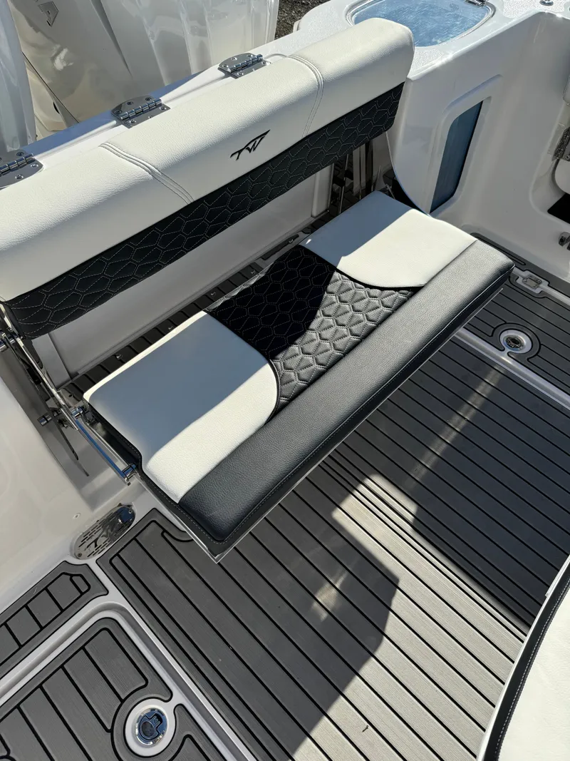 Slide: The Image of Tidewater 282 CC Adventure 2025 - 24