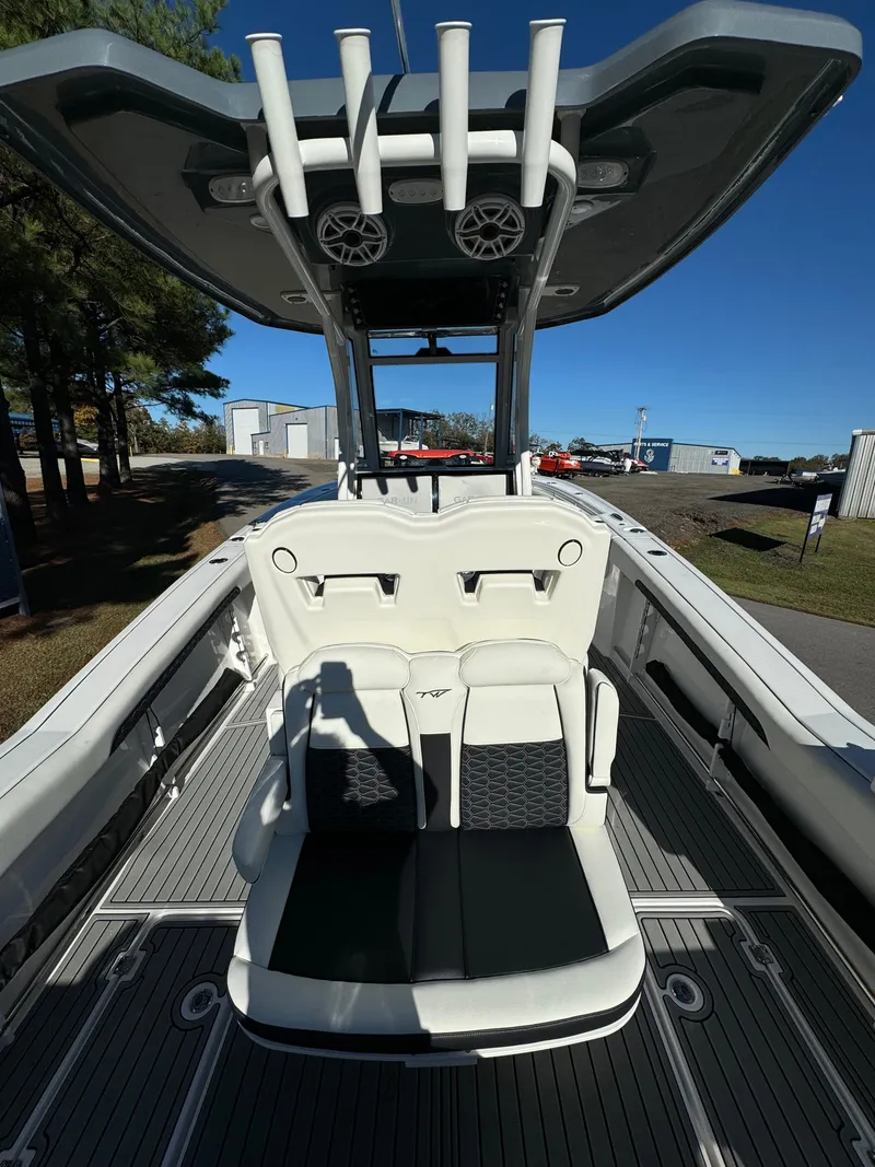 Slide: The Image of Tidewater 282 CC Adventure 2025 - 27