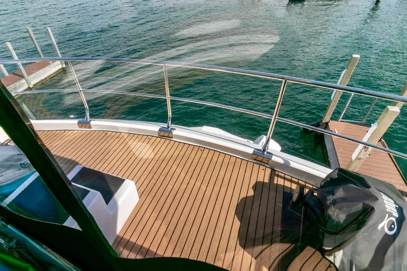 Slide: The Image of FlyBridge Aft Deck Area  - 15