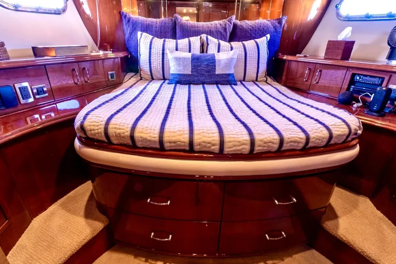 Slide: The Image of VIP StateRoom - Forward  - 4