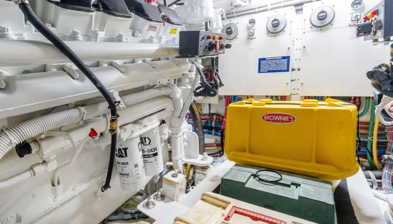 Slide: The Image of Hatteras 64 Motor Yacht 2007 - 19