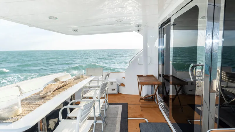 Slide: The Image of Hatteras 64 Motor Yacht 2007 - 50