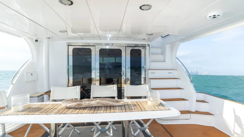 Slide: The Image of Hatteras 64 Motor Yacht 2007 - 54