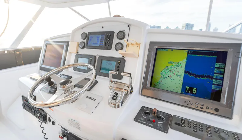 Slide: The Image of Hatteras 64 Motor Yacht 2007 - 62