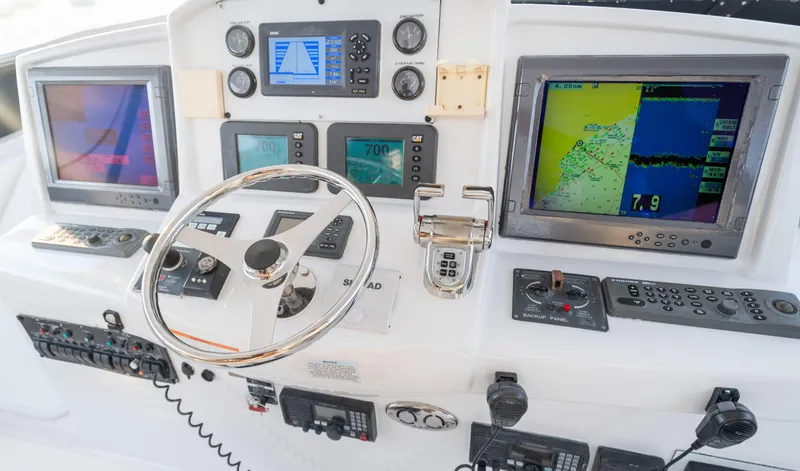 Slide: The Image of Hatteras 64 Motor Yacht 2007 - 63