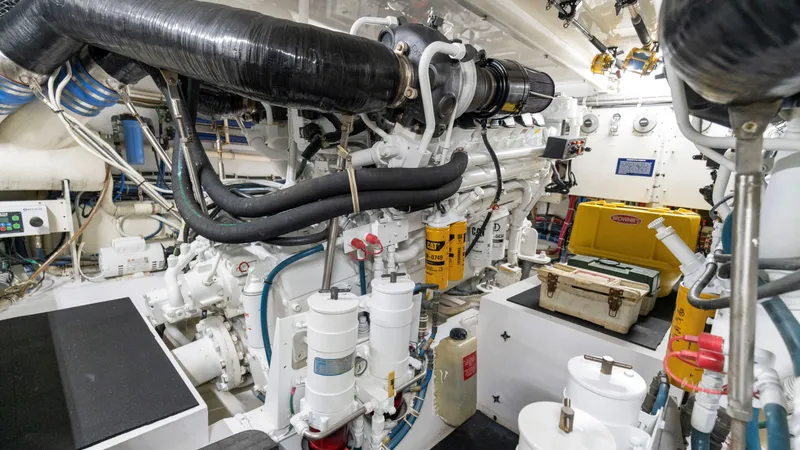 Slide: The Image of Hatteras 64 Motor Yacht 2007 - 72