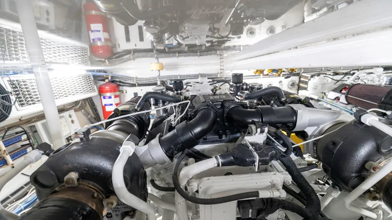 Slide: The Image of Hatteras 64 Motor Yacht 2007 - 76