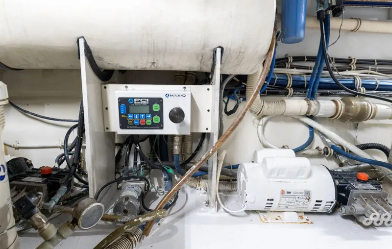 Slide: The Image of Hatteras 64 Motor Yacht 2007 - 78