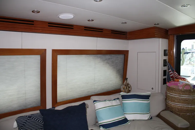 Slide: The Image of Hatteras 64 Motor Yacht 2007 - 96