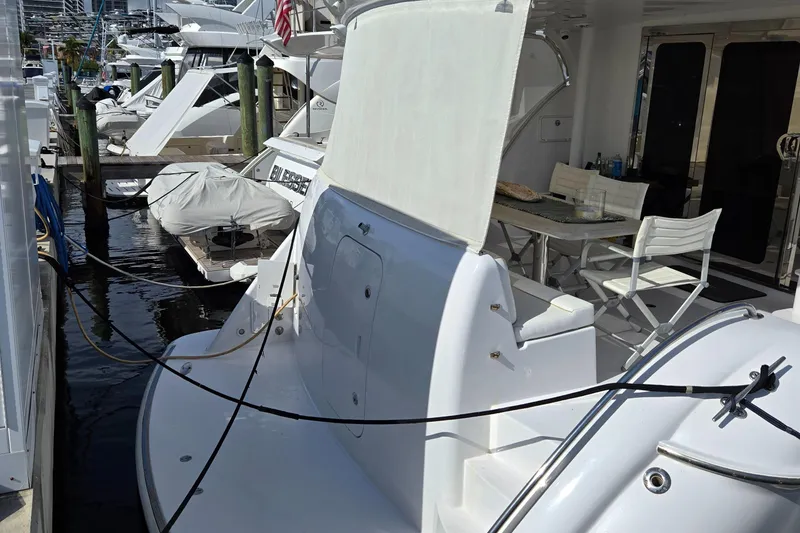 Slide: The Image of Hatteras 64 Motor Yacht 2007 - 98