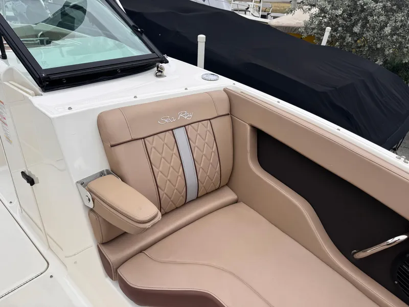 Slide: The Image of Sea Ray SDX 240 Outboard 2017 - 15