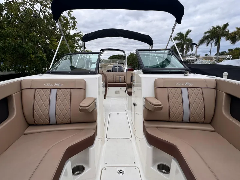 Slide: The Image of Sea Ray SDX 240 Outboard 2017 - 16