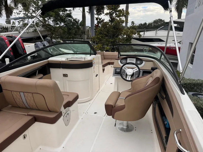 Slide: The Image of Sea Ray SDX 240 Outboard 2017 - 6
