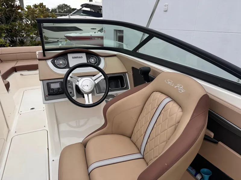 Slide: The Image of Sea Ray SDX 240 Outboard 2017 - 7