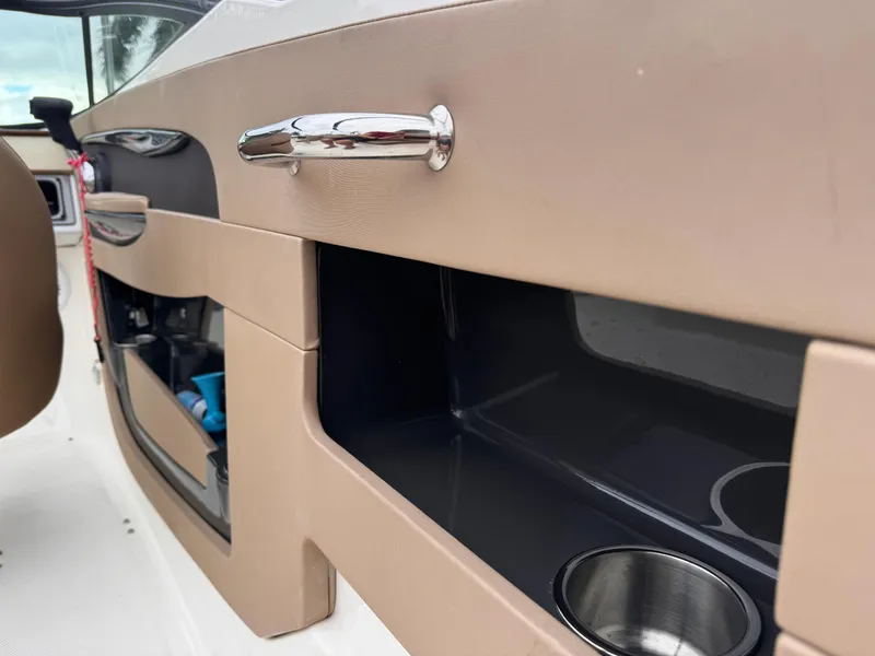 Slide: The Image of Sea Ray SDX 240 Outboard 2017 - 8