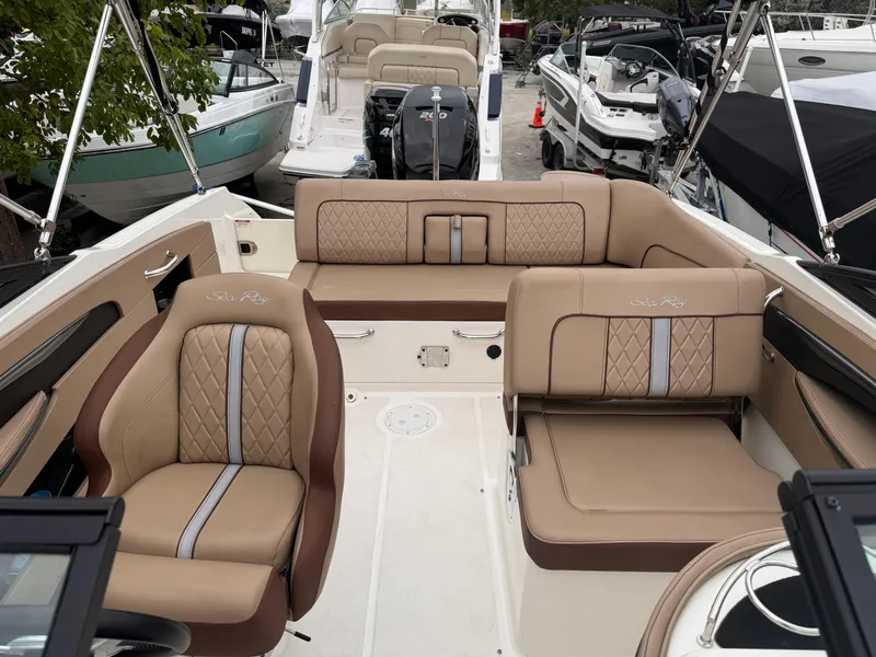 Slide: The Image of Sea Ray SDX 240 Outboard 2017 - 9