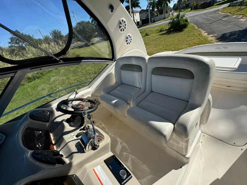 Slide: The Image of Sea Ray Sundancer 320 2006 - 57