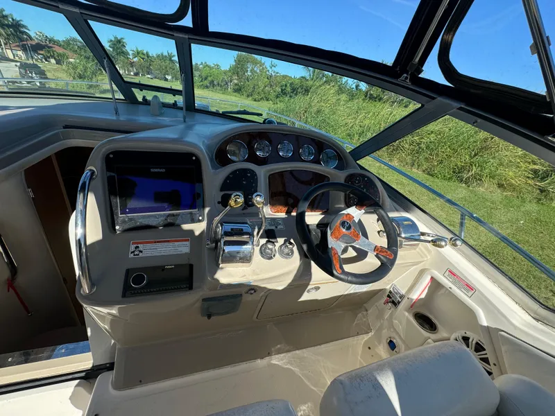 Slide: The Image of Sea Ray Sundancer 320 2006 - 59