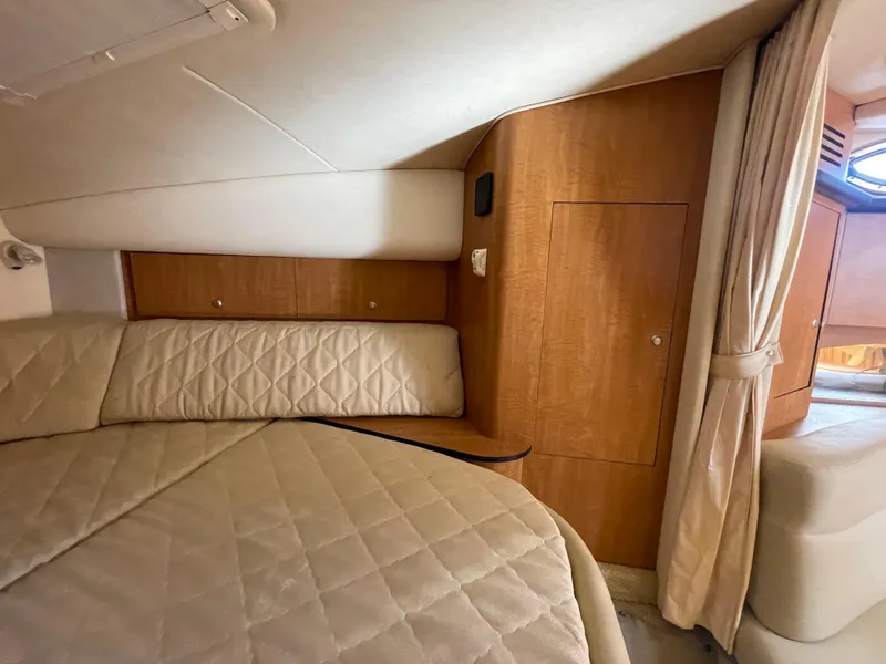 Slide: The Image of Sea Ray Sundancer 320 2006 - 68