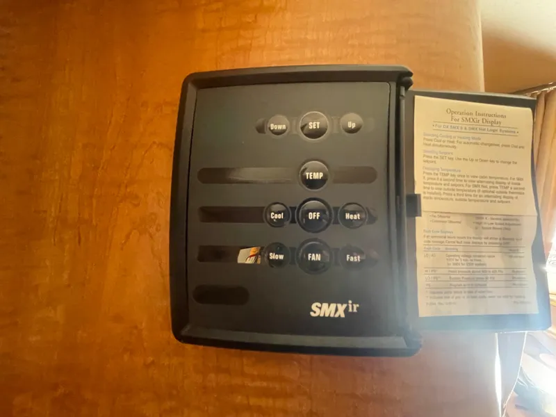 Slide: The Image of Sea Ray Sundancer 320 2006 - 84