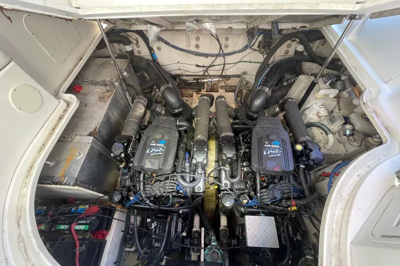 Slide: The Image of Sea Ray Sundancer 320 2006 - 89