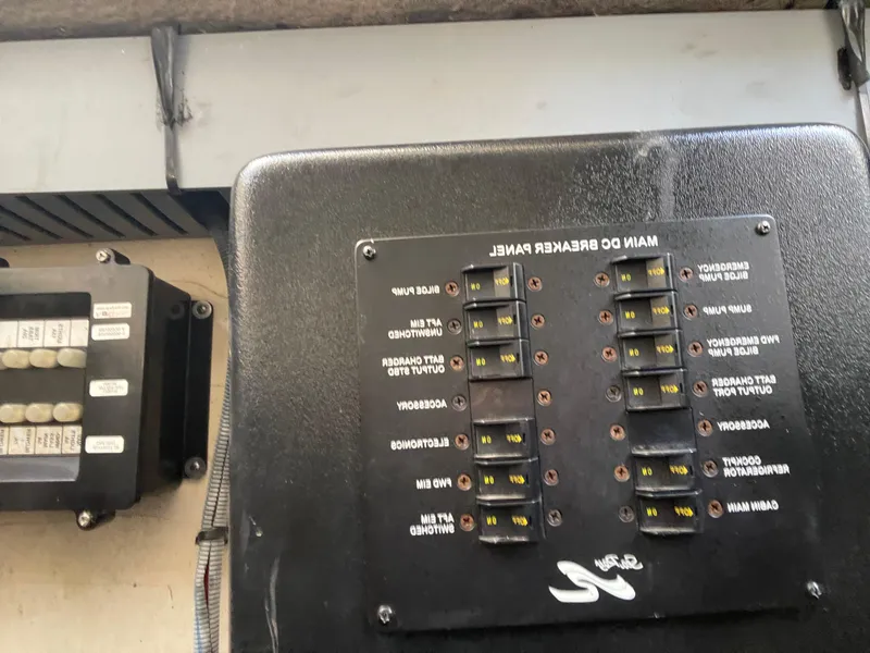 Slide: The Image of Sea Ray Sundancer 320 2006 - 93