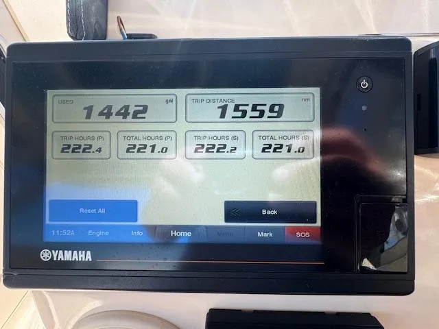 Slide: The Image of Yamaha display showing trip data for 2018 Grady-White Freedom 325 boat. - 30
