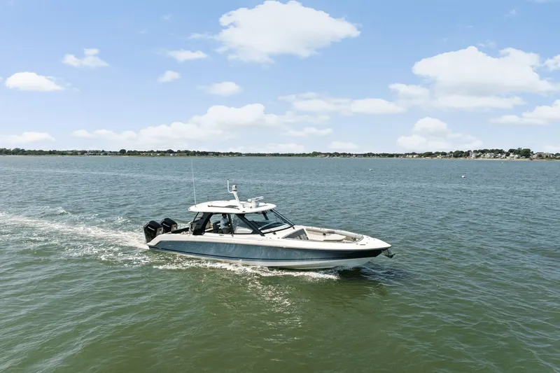 Slide: The Image of Boston Whaler 380 Realm 2025 - 54