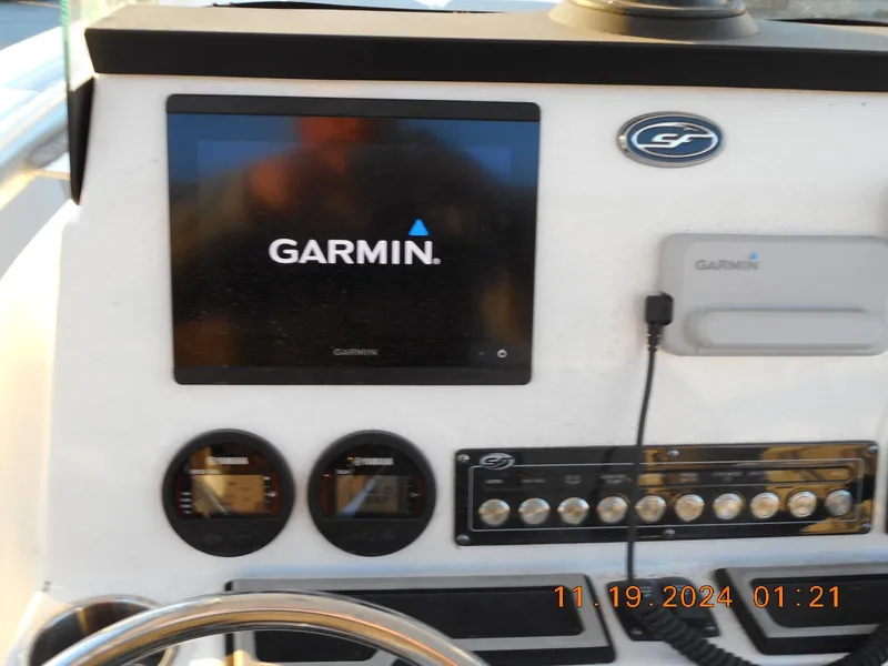 Slide: The Image of Garmin 8610xsv Display - 10