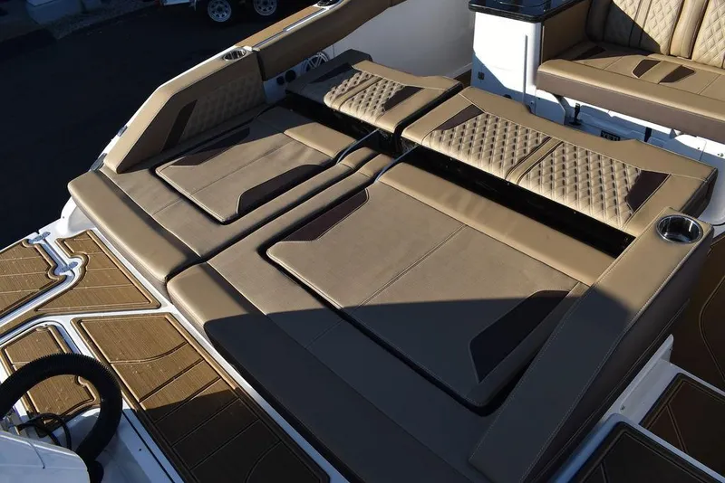 Slide: The Image of Monterey Elite 30 OB 2025 - 32