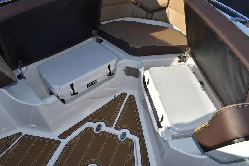 Slide: The Image of Monterey Elite 30 OB 2025 - 70