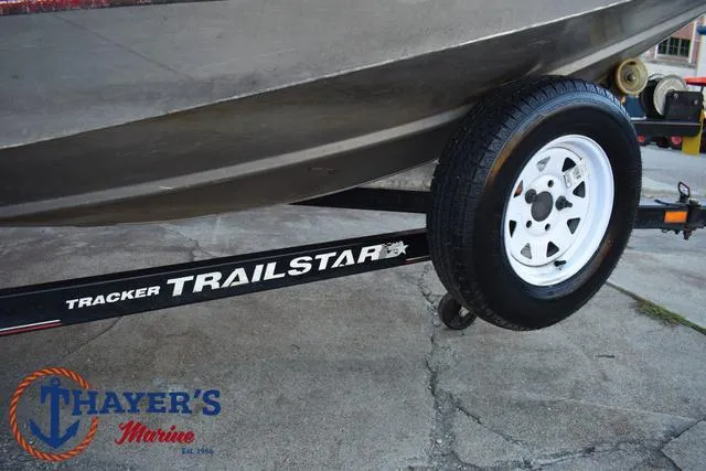 Slide: The Image of Tracker Pro Team 175 2004 - 7