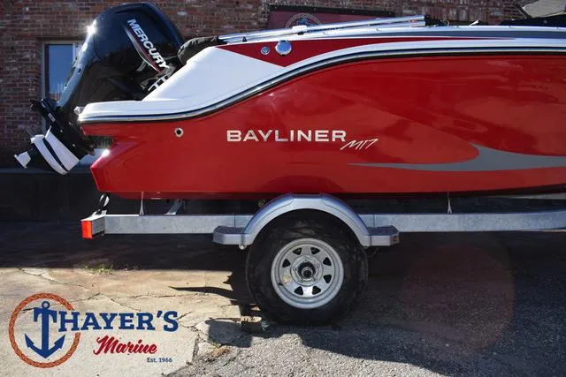 Slide: The Image of Bayliner M17 2025 - 5