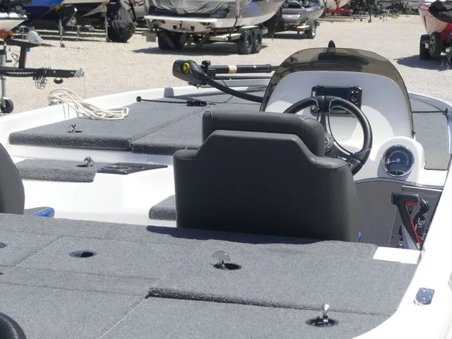 Slide: The Image of Falcon Boats 18 Freedom 2025 - 27