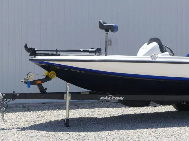 Slide: The Image of Falcon Boats 18 Freedom 2025 - 32